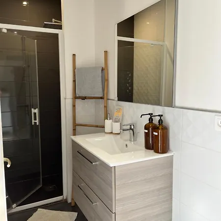 Petit Maison Du Vallon *