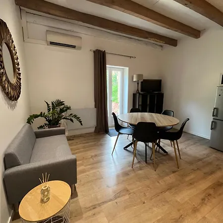 Petit Maison Du Vallon *