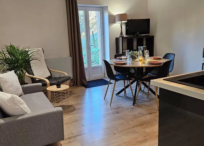 Petit Maison Du Vallon * Marcillac-Vallon