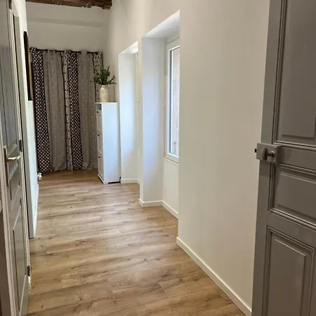 Petit Maison Du Vallon * Marcillac-Vallon