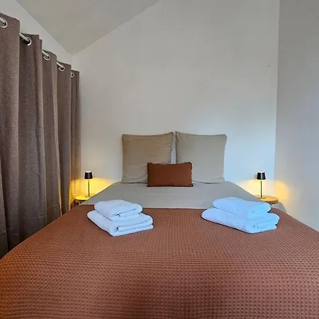 Petit Maison Du Vallon *
