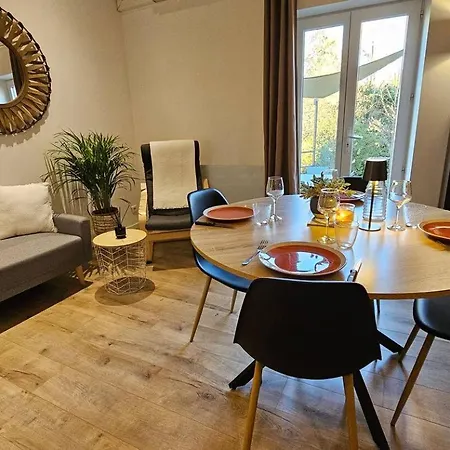 Petit Maison Du Vallon * Marcillac-Vallon